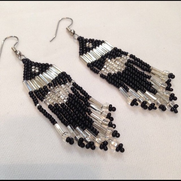 Vintage Jewelry - 🎉HP🎉Vintage Native American Boho Beaded Earrings